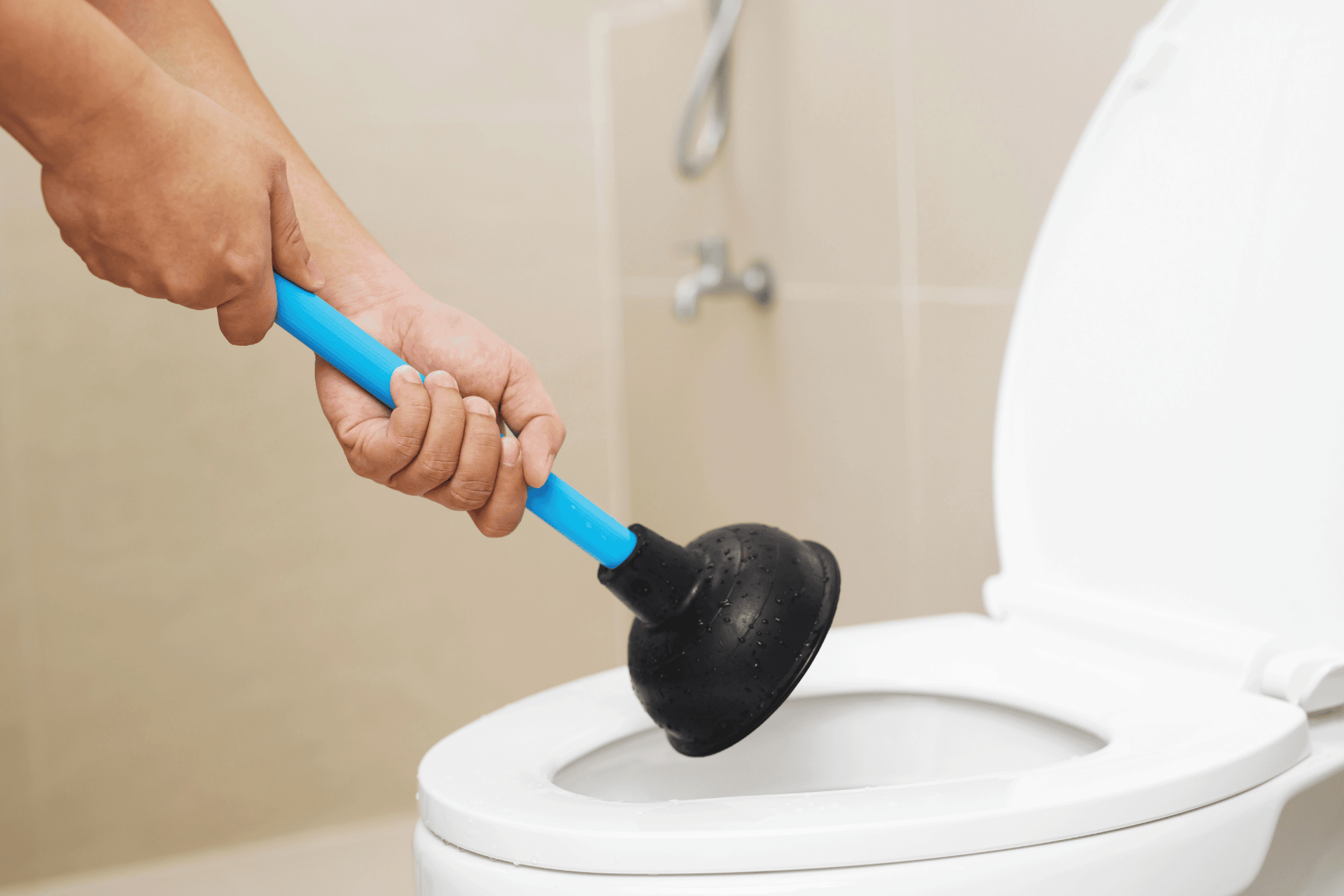 how to fix a blocked toilet​