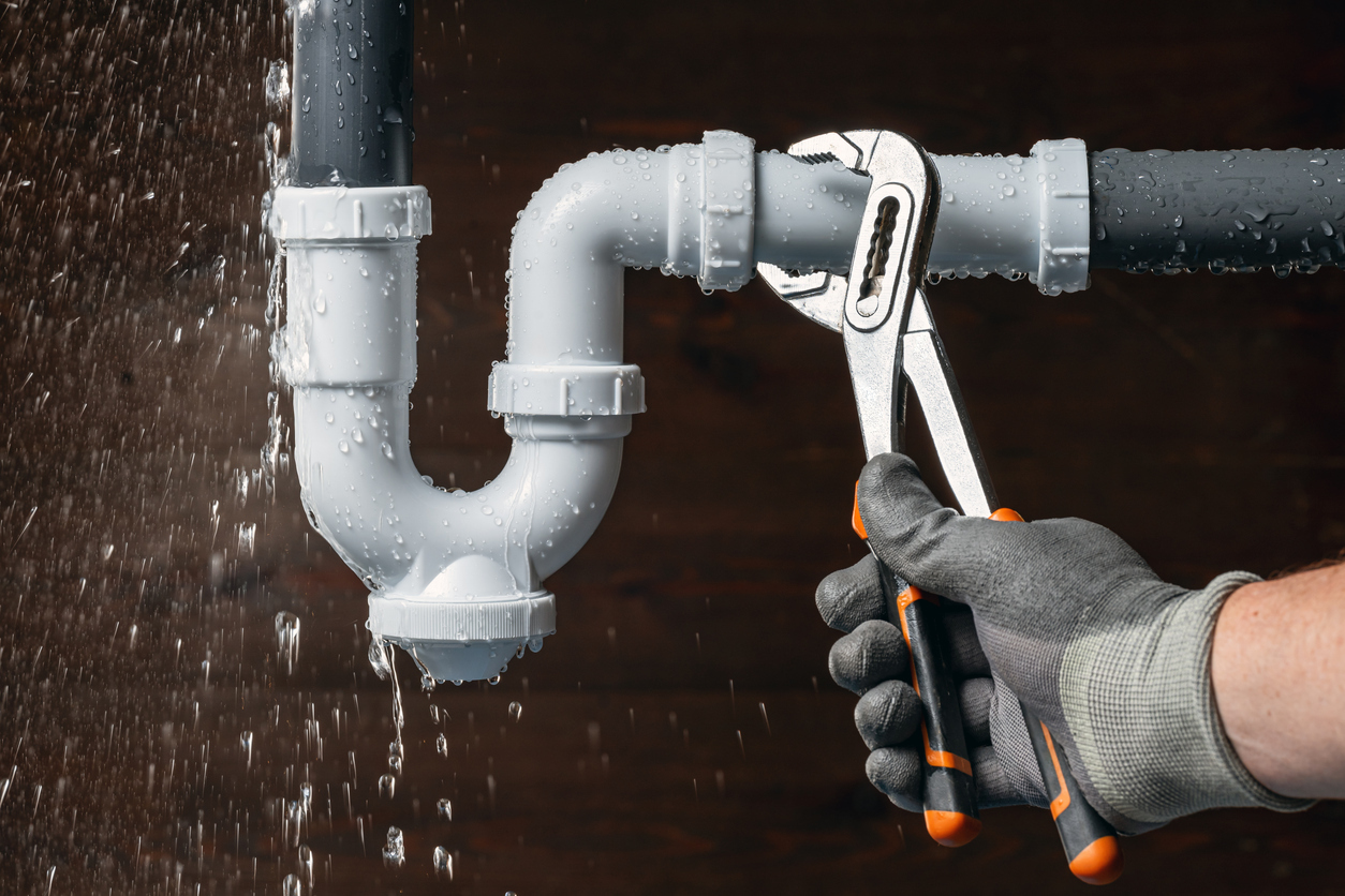 how to find water leak in bathroom​