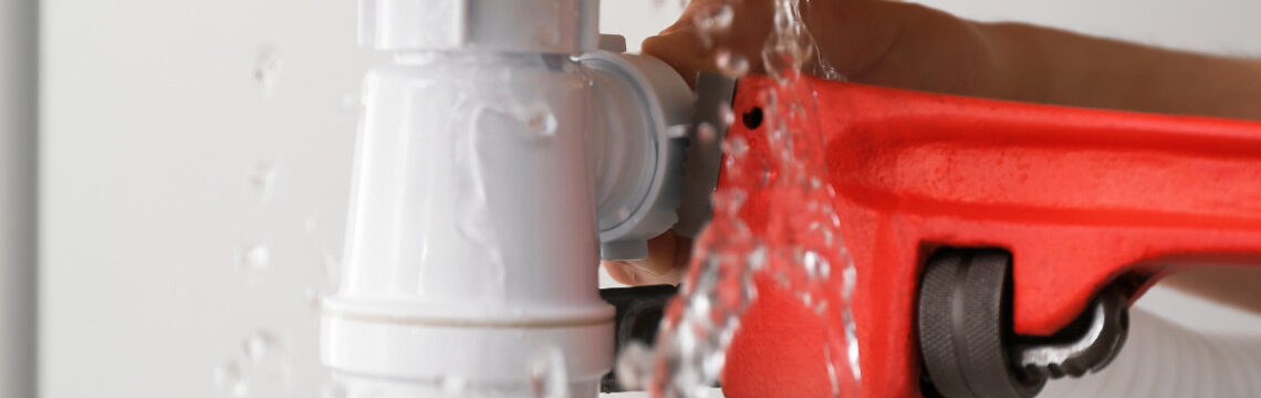 how to fix plumbing leaks​